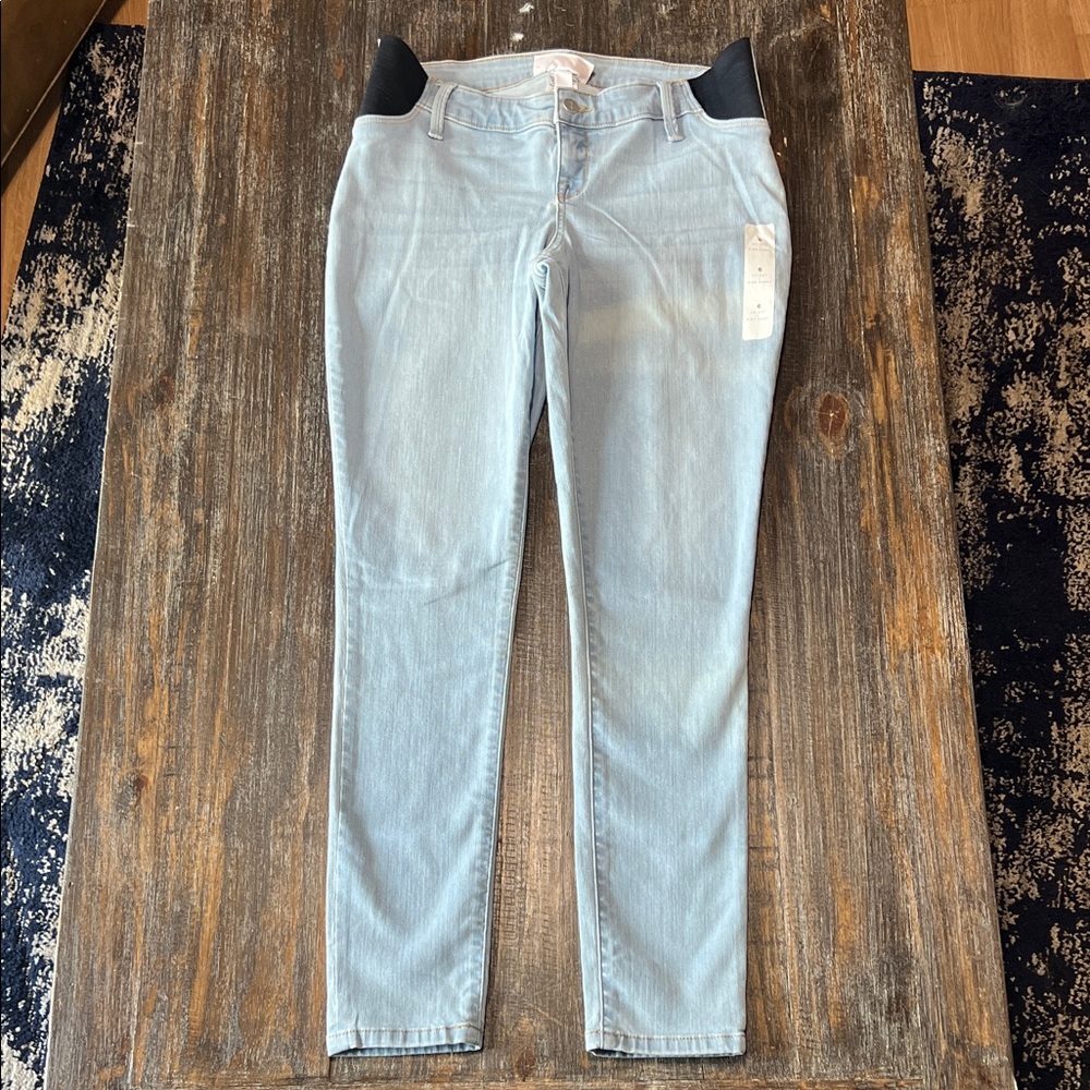 Light Wash Women’s Maternity Jeans with Stretch Panels - Light Blue NWT